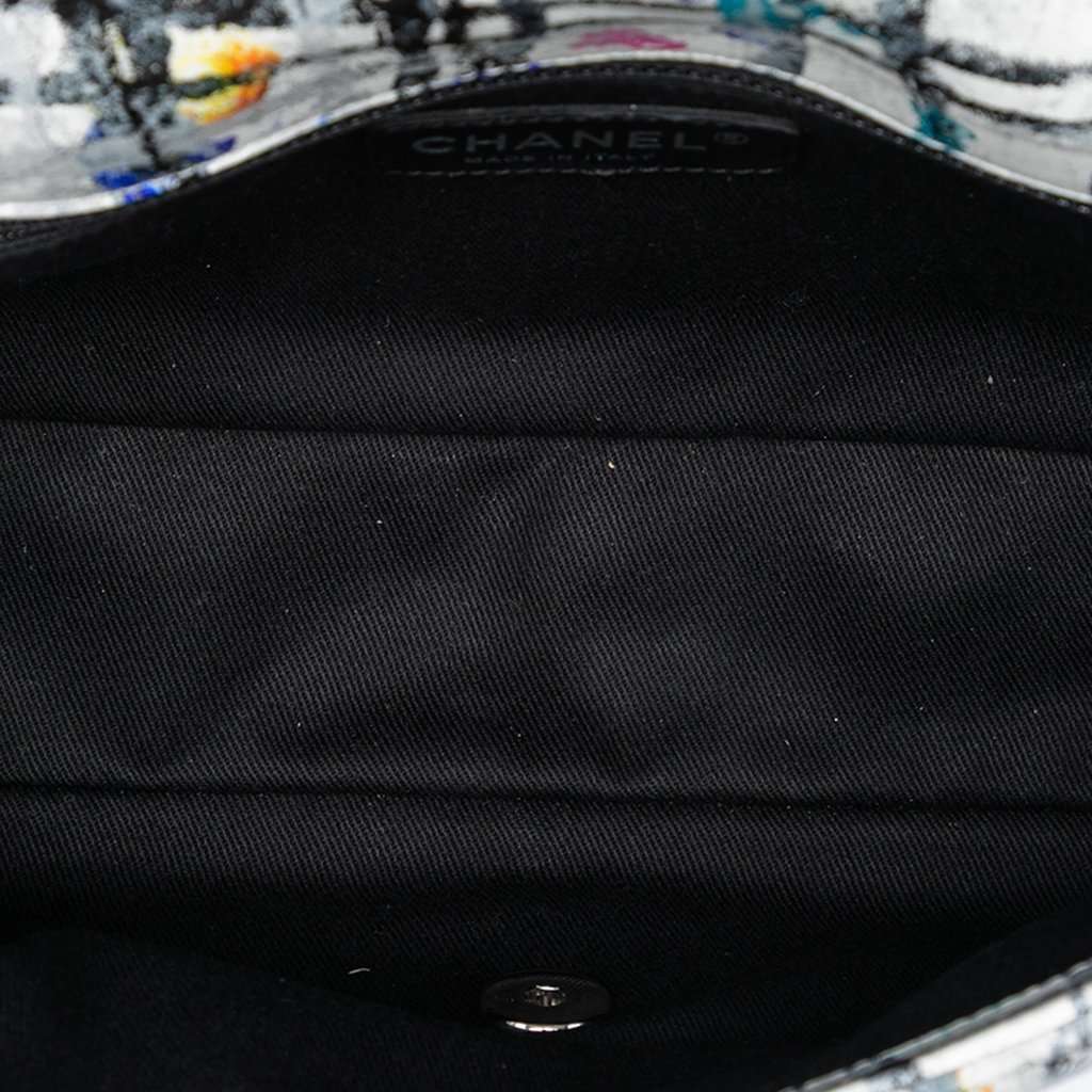Chanel Medium Calfskin Hand Painted Graffiti Flap White Leather Very good condition - Model View