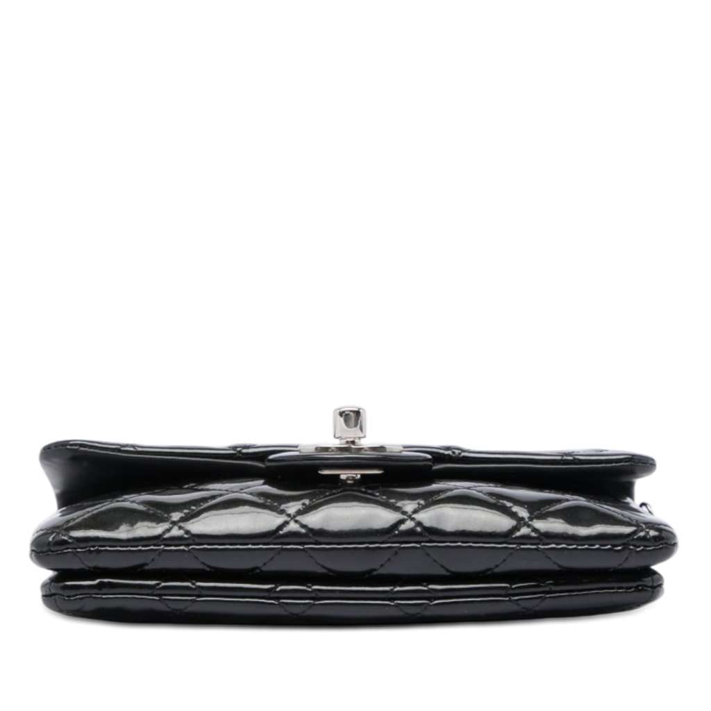 Chanel CC Quilted Patent Flap Crossbody Black Leather Very good condition - Inside View