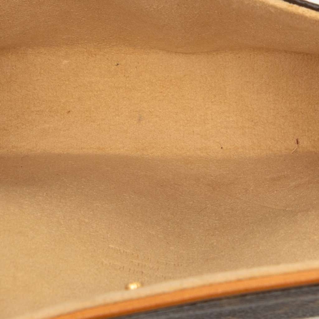 Louis Vuitton Monogram Pochette Florentine Brown Very good condition - Model View