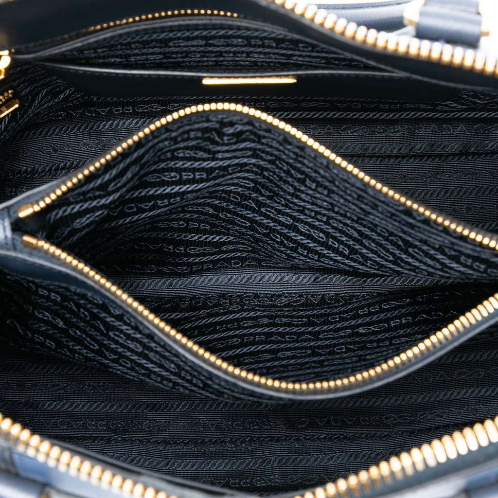 Prada Medium Bicolor Saffiano Lux Promenade Satchel Blue Leather Very good condition - Model View