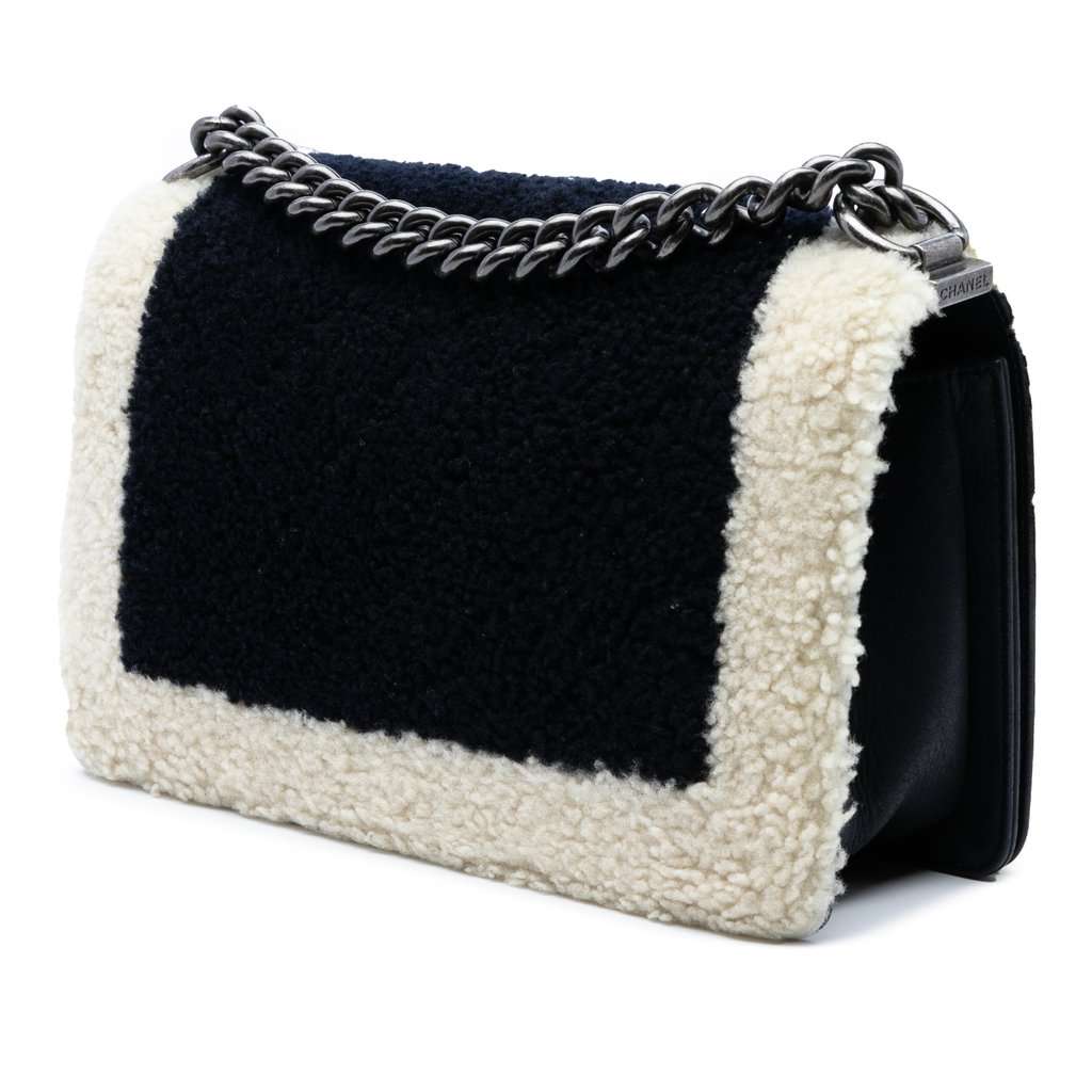 Chanel Medium Bicolor Shearling Boy Flap Black Very good condition - Back View