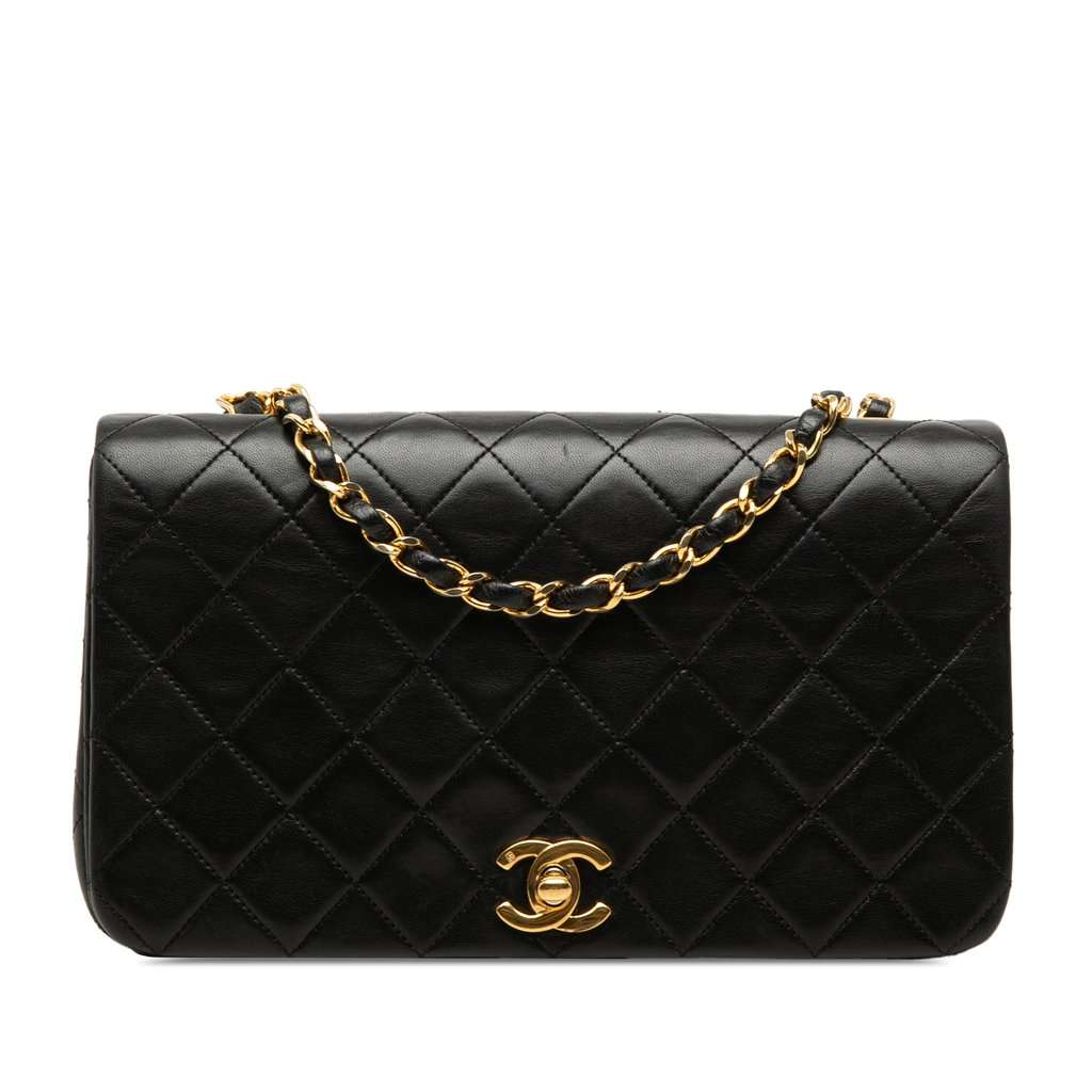 Chanel Medium Quilted Lambskin Full Flap Black Leather Very good condition - Front View