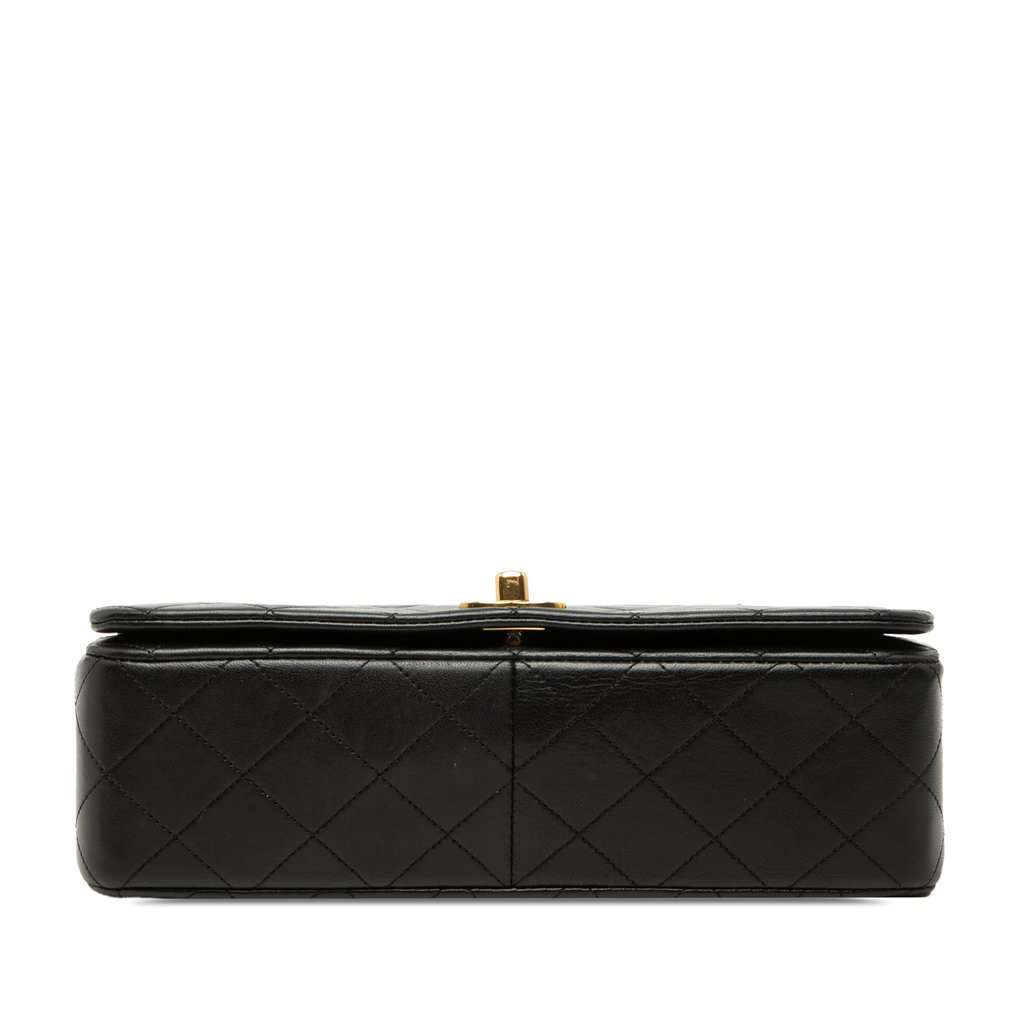Chanel Medium Quilted Lambskin Full Flap Black Leather Very good condition - Inside View