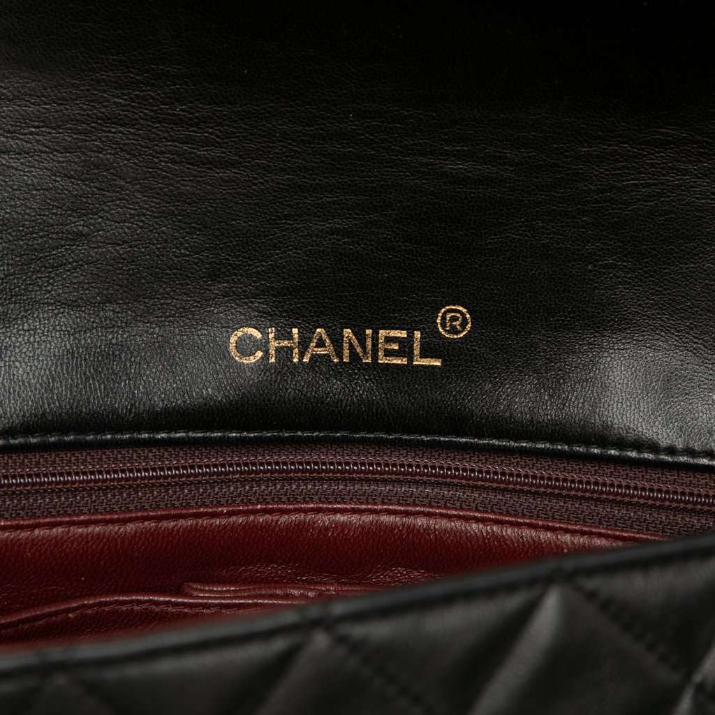 Chanel Medium Quilted Lambskin Full Flap Black Leather Very good condition - Box View