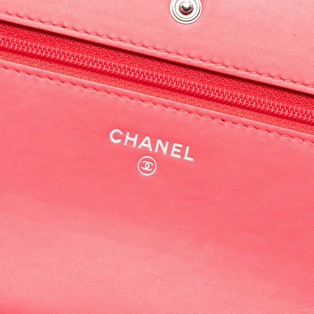 Chanel CC Patent Diamond Quilted Wallet On Chain Red Leather Very good - Box View