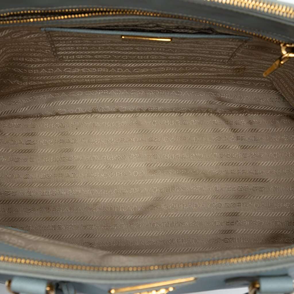 Prada Large Saffiano Lux Galleria Double Zip Satchel Blue Leather Very good condition - Model View