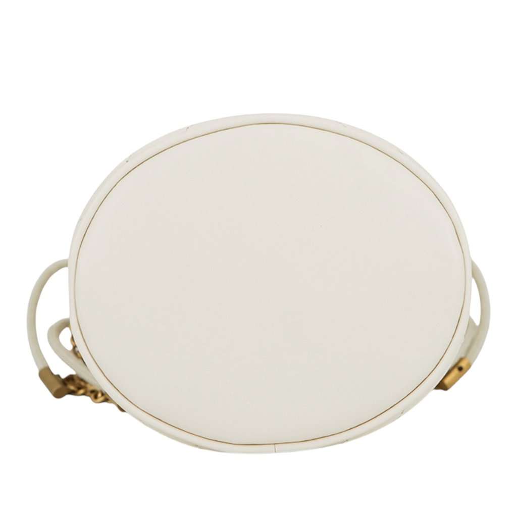 Gucci Small GG Marmont Matelasse Calfskin Bucket Bag White Leather Very good condition - Inside View