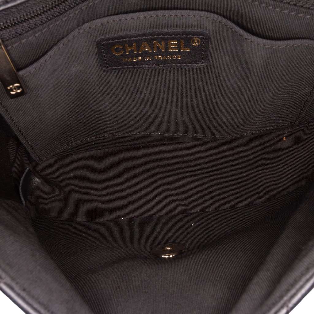 Chanel Quilted Calfskin Bolero de Chanel Flap Black Leather Good condition - Model View