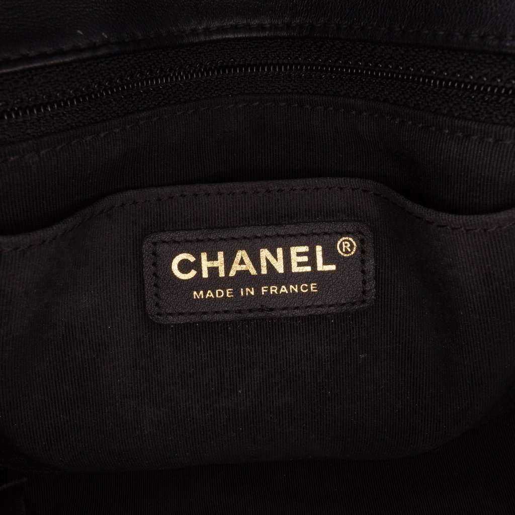 Chanel Quilted Calfskin Bolero de Chanel Flap Black Leather Good condition - Box View