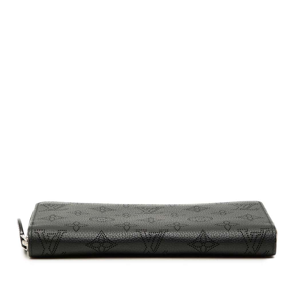 Louis Vuitton Monogram Mahina Zippy Wallet Black Leather Very good condition - Inside View