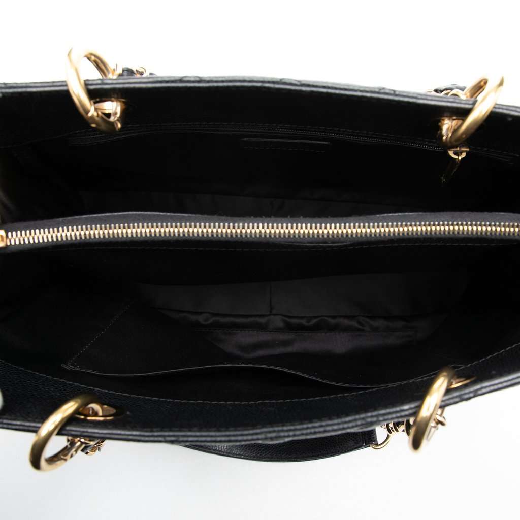 Chanel Caviar Grand Shopping Tote Black Leather Very good - Model View