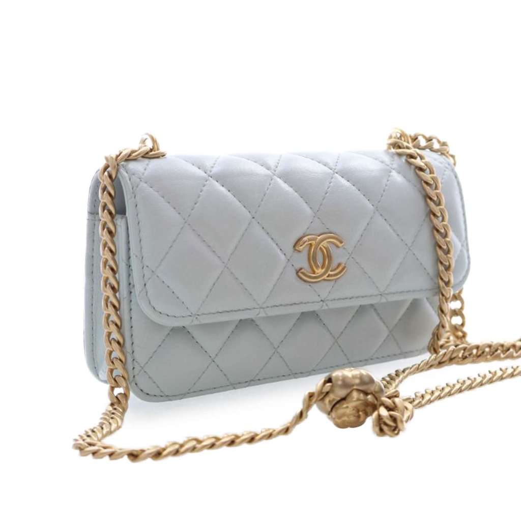 Chanel Mini CC Lambskin Camellia Crush Clutch With Chain Blue Leather Very good condition - Back View