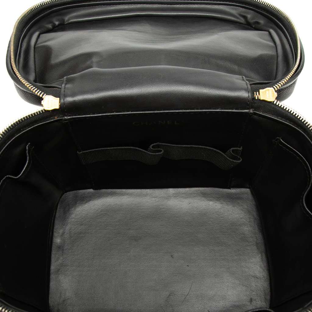 Chanel CC Caviar Vanity Bag Black Leather Good condition - Model View