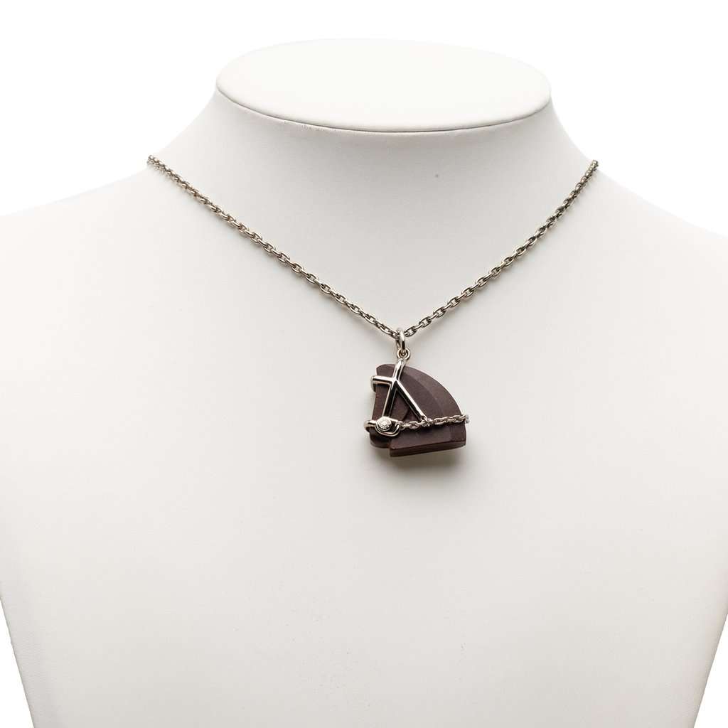 Hermès Palladium Plated Vulcanium Cheval Pendant Necklace Brown Metal Very good condition - Box View