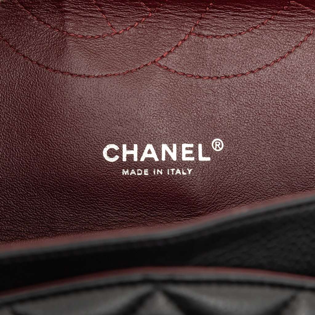 Chanel Maxi Classic Caviar Double Flap Black Leather Very good - Box View