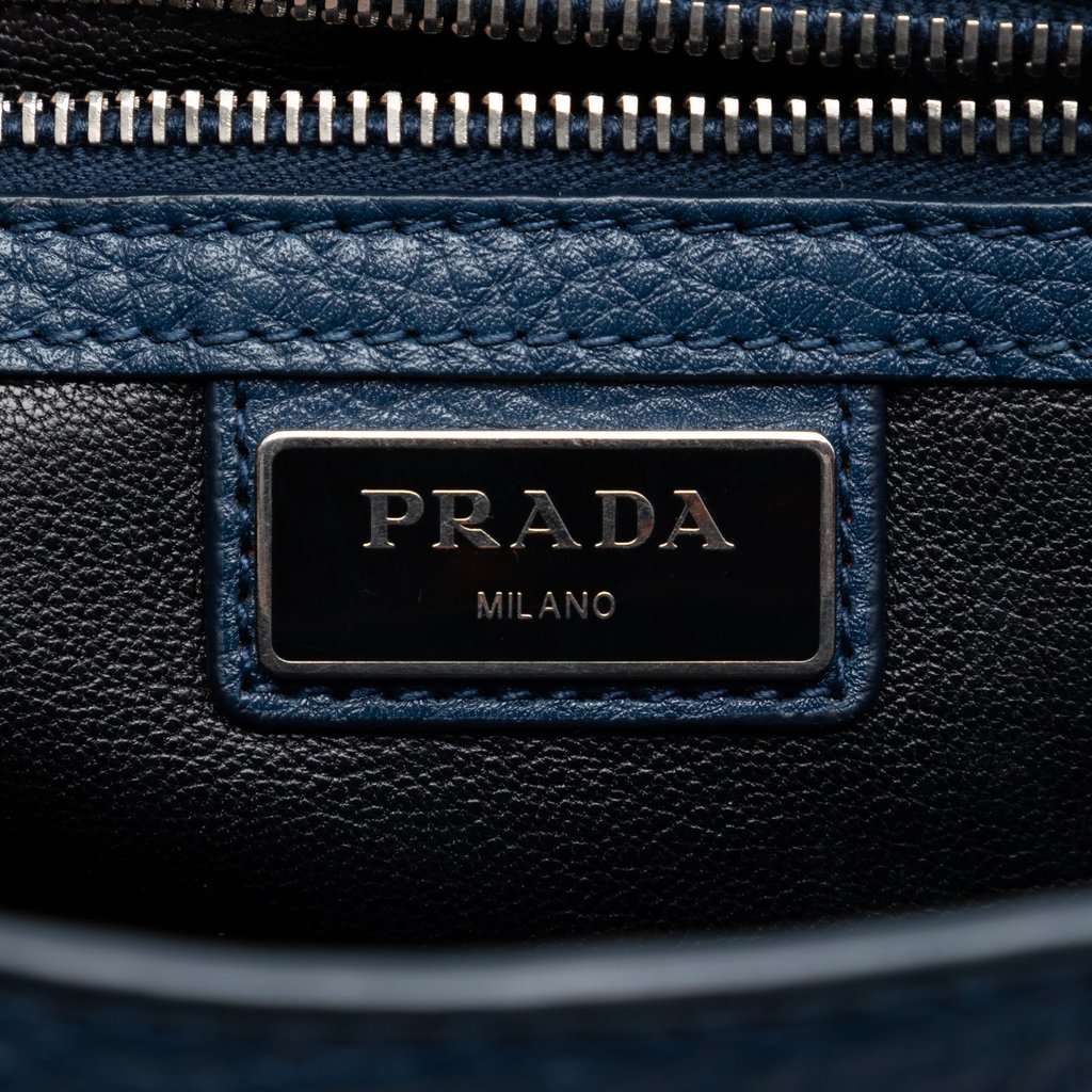 Prada Vitello Daino Clutch Blue Leather Very good condition - Box View
