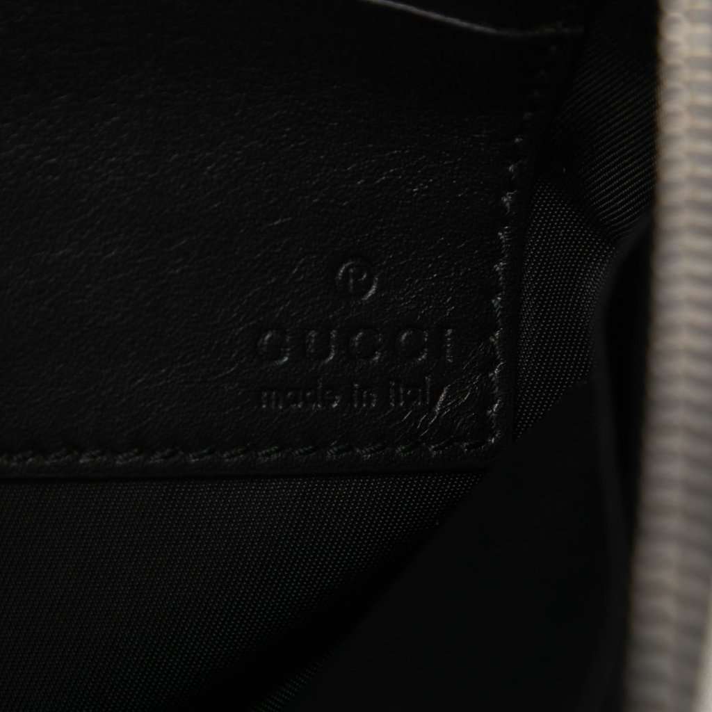 Gucci Studded Calfskin Clutch Black Leather Very good condition - Box View