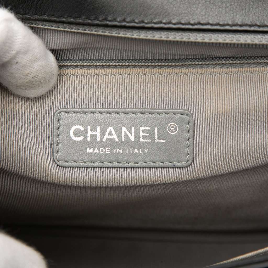 Chanel Large Quilted Lambskin Boy Flap Black Leather Very good condition - Box View