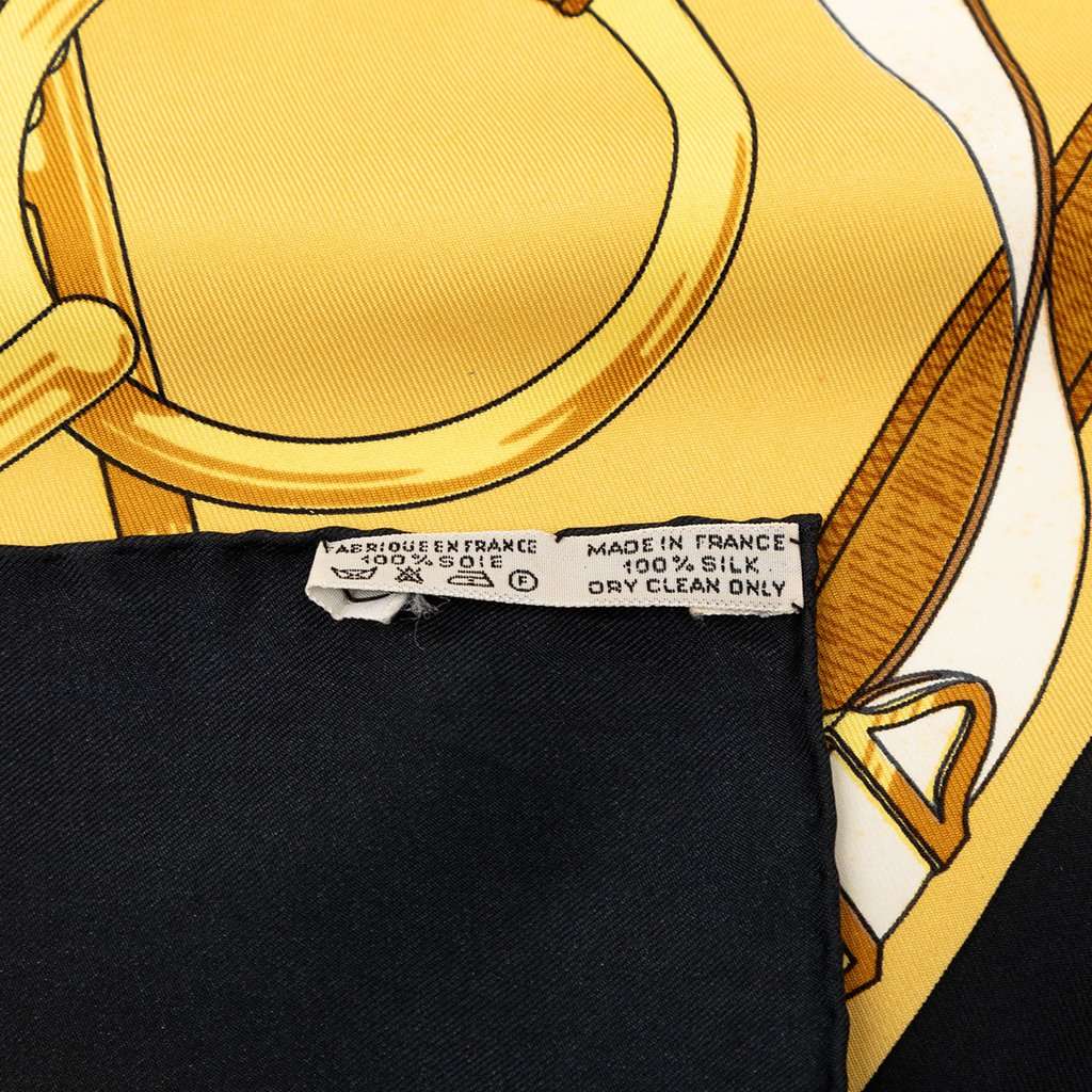 Hermès Eperon D Or Silk Scarf 90 Yellow Very good - Inside View