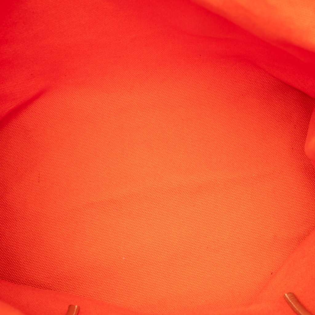 Hermès Toile Etriviere Shopping Tote Orange Very good condition - Model View