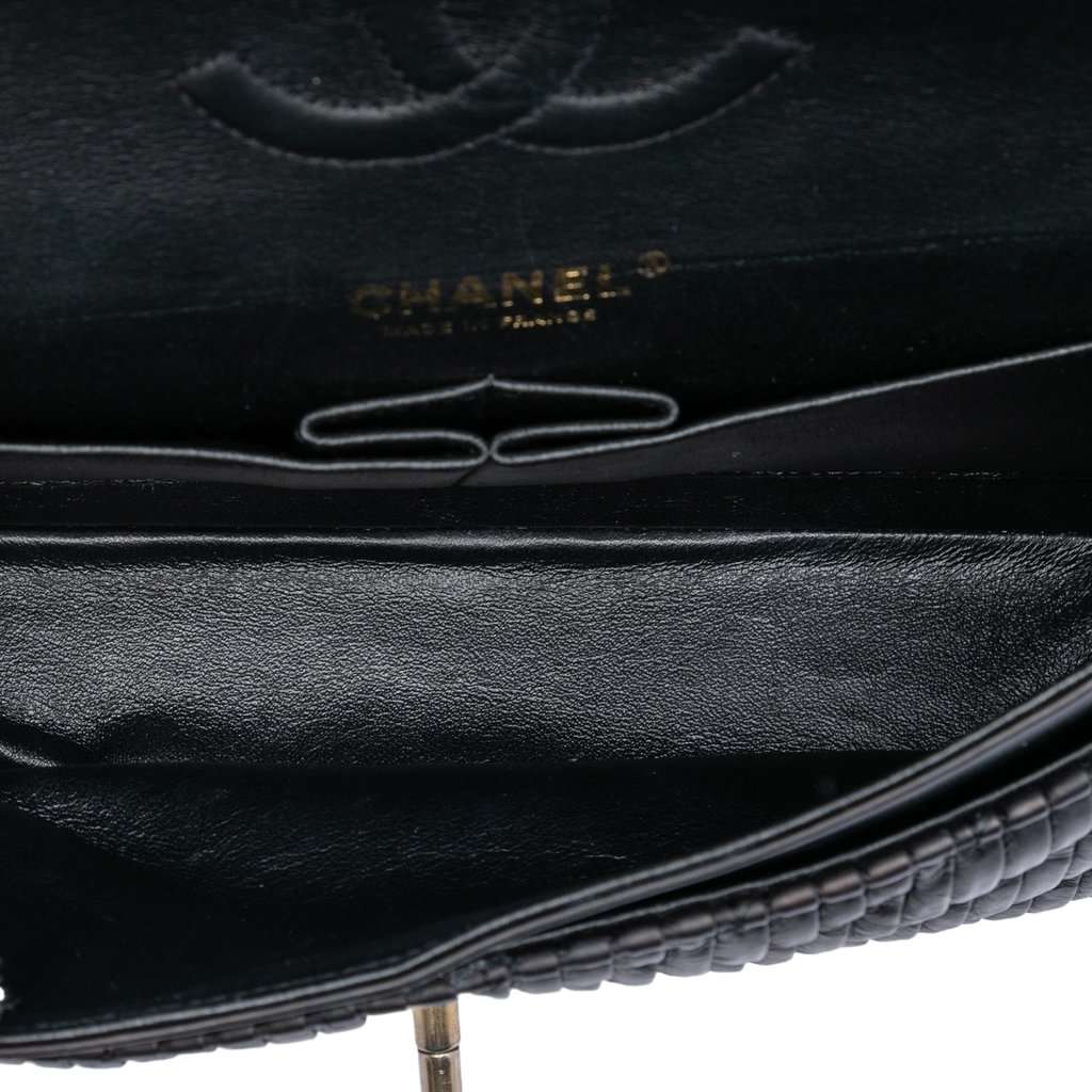 Chanel Medium Classic Chevron Calfskin Pleated Double Flap Black Leather Very good condition - Model View
