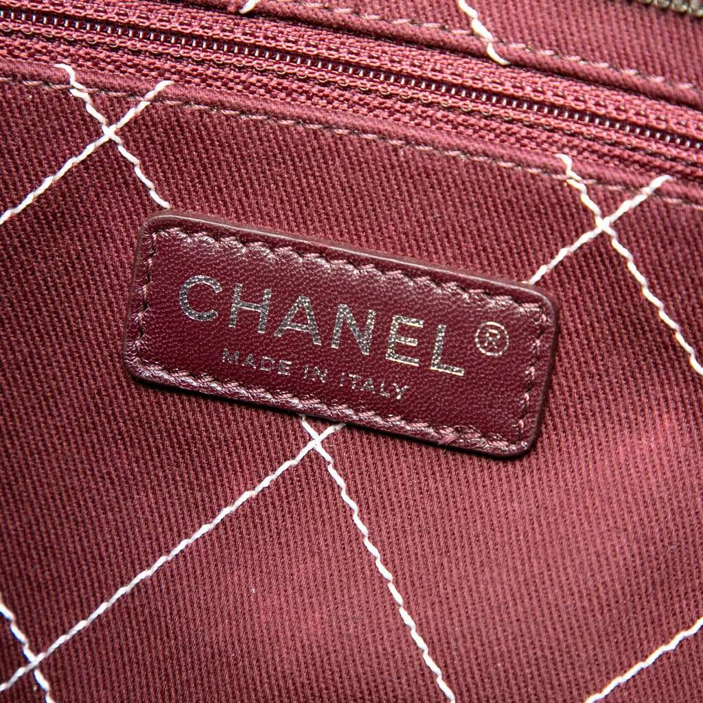 Chanel CC Quilted Caviar Shopping Fever Tote White Leather Very good condition - Box View