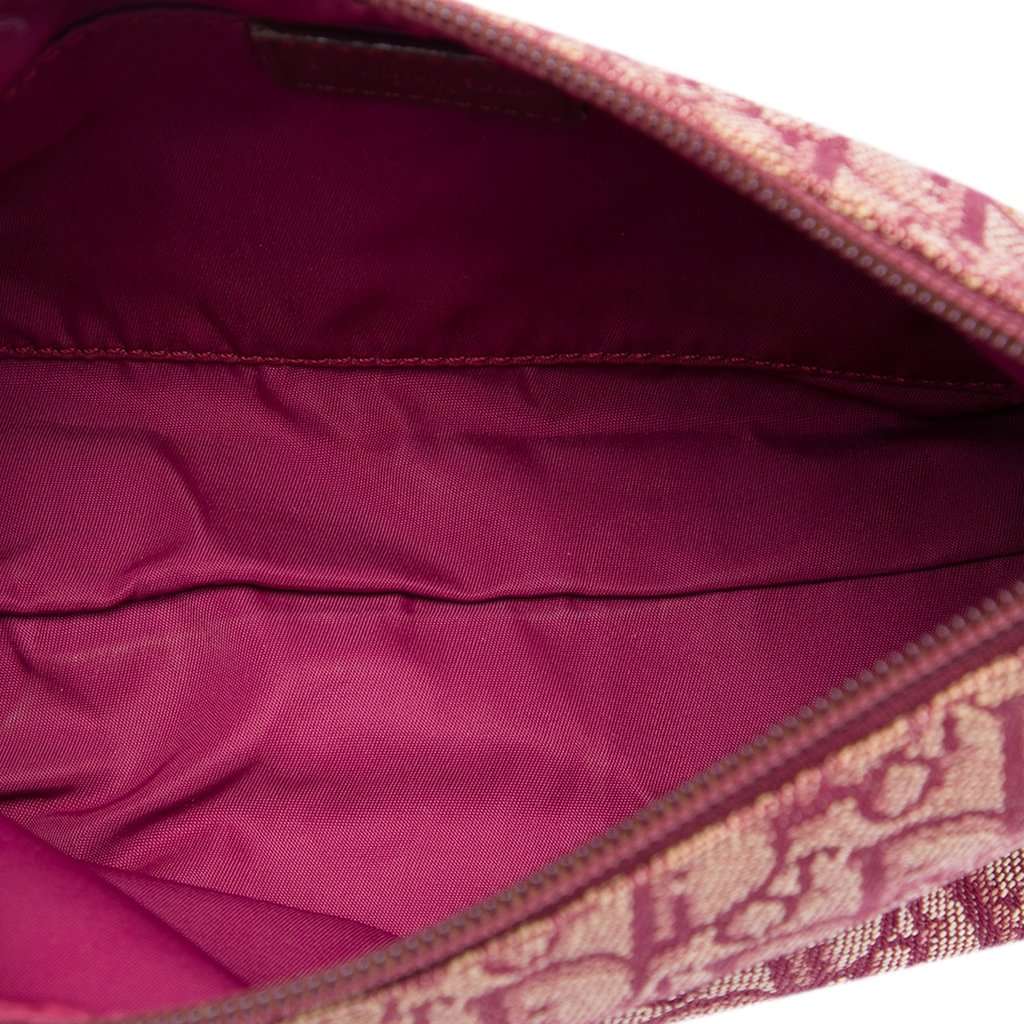 Dior Diorissimo Trotter Canvas Shoulder Bag Red Very good - Model View