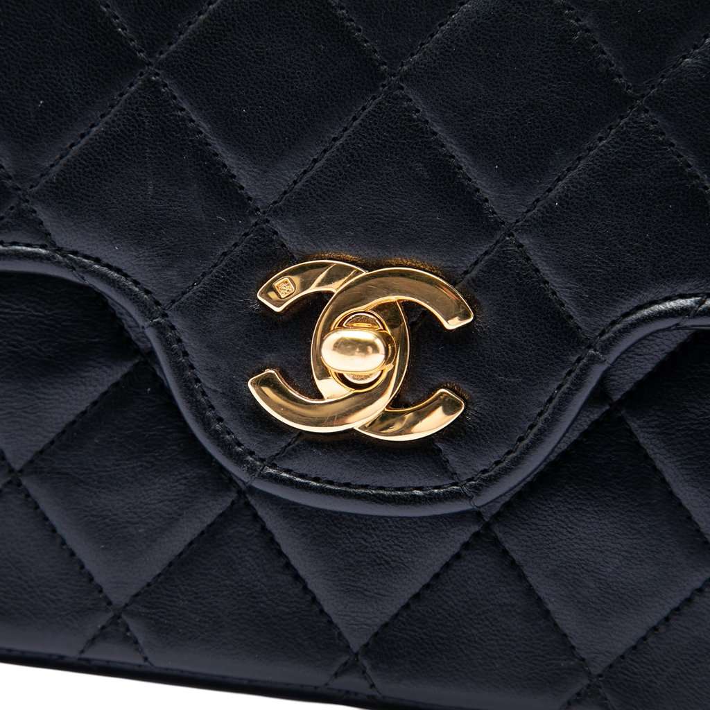 Chanel Medium CC Quilted Lambskin Double Flap Black Leather Very good condition - Box View