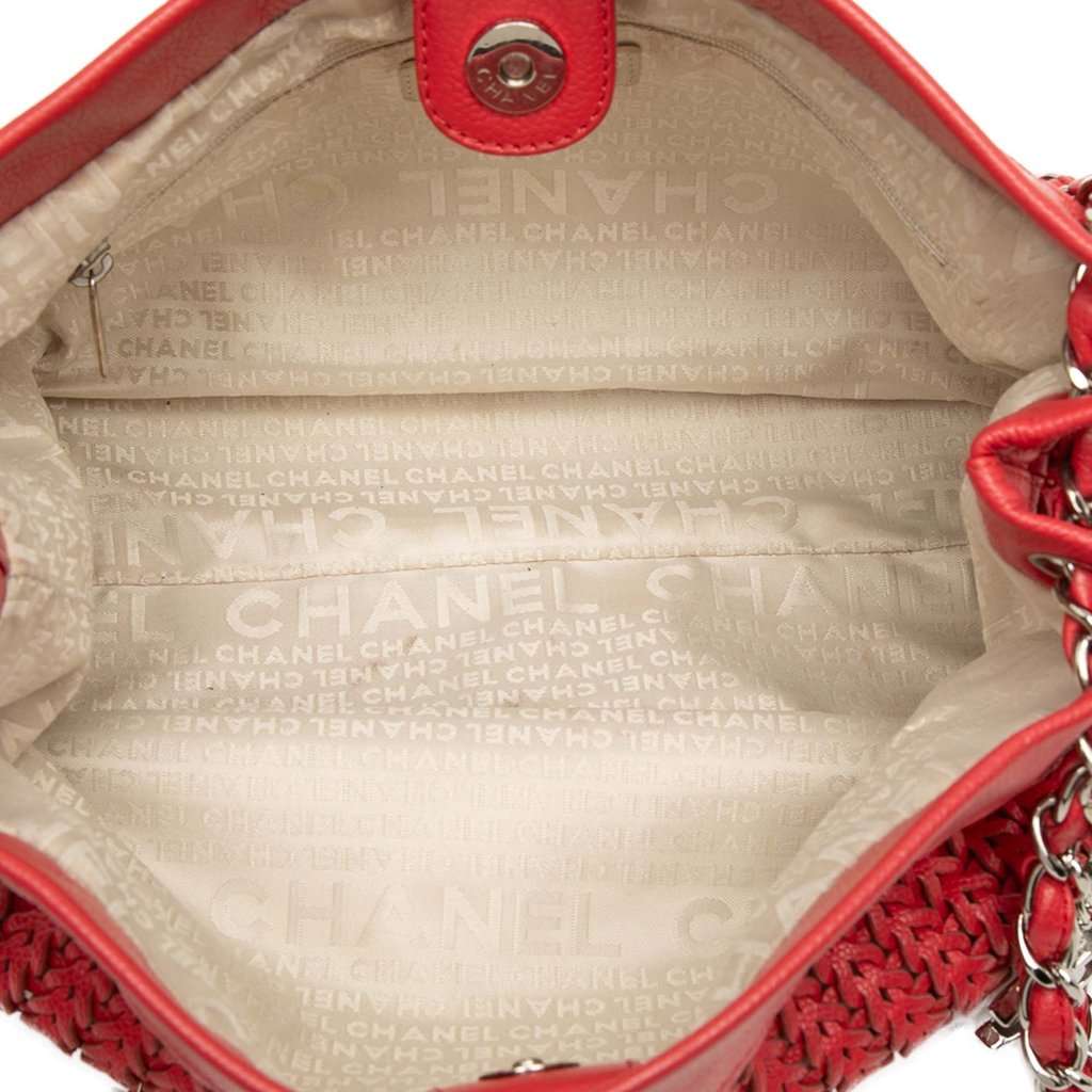 Chanel Woven Caviar CC Charm Tote Red Leather Very good - Model View