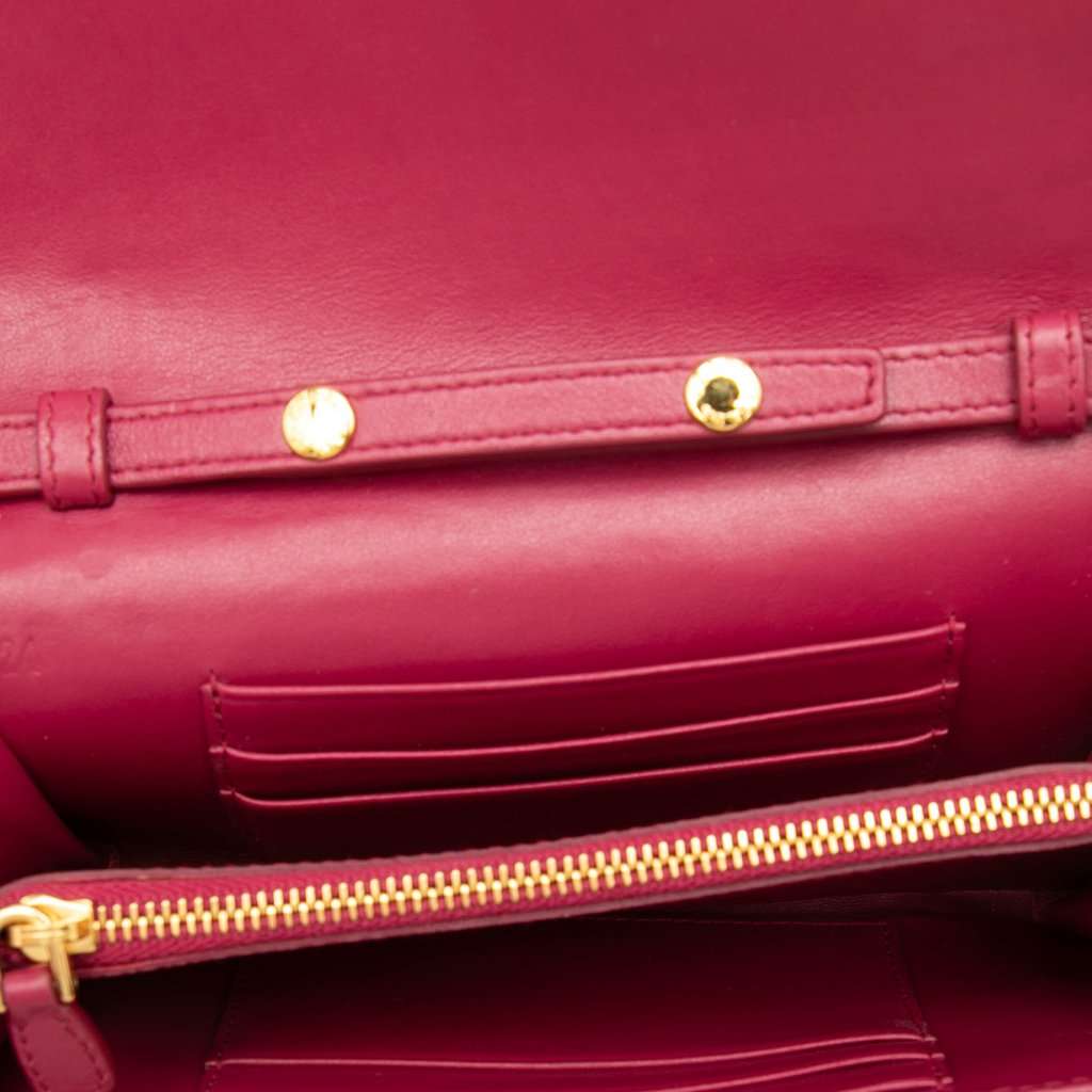 Prada Tessuto Impuntu Wallet on Strap Pink Very good condition - Model View