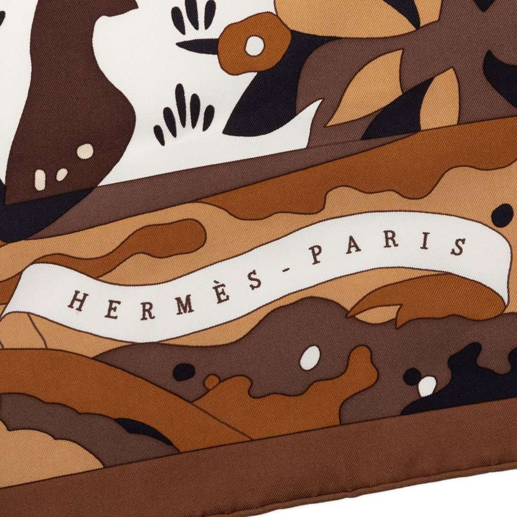 Hermès Les Dix Cavaliers Silk Scarf 90 Brown Never worn - Inside View