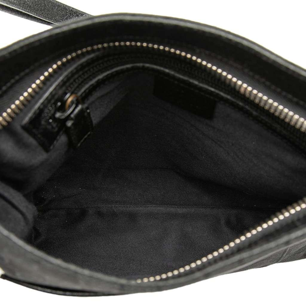Gucci GG Canvas Crossbody Black Very good condition - Model View