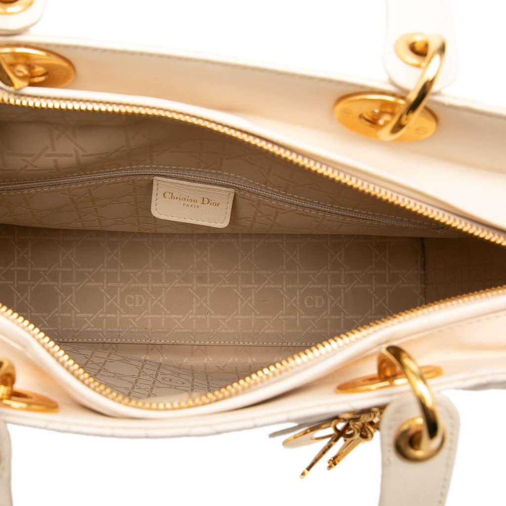 Dior Large Lambskin Cannage Lady Dior White Leather Very good condition - Model View