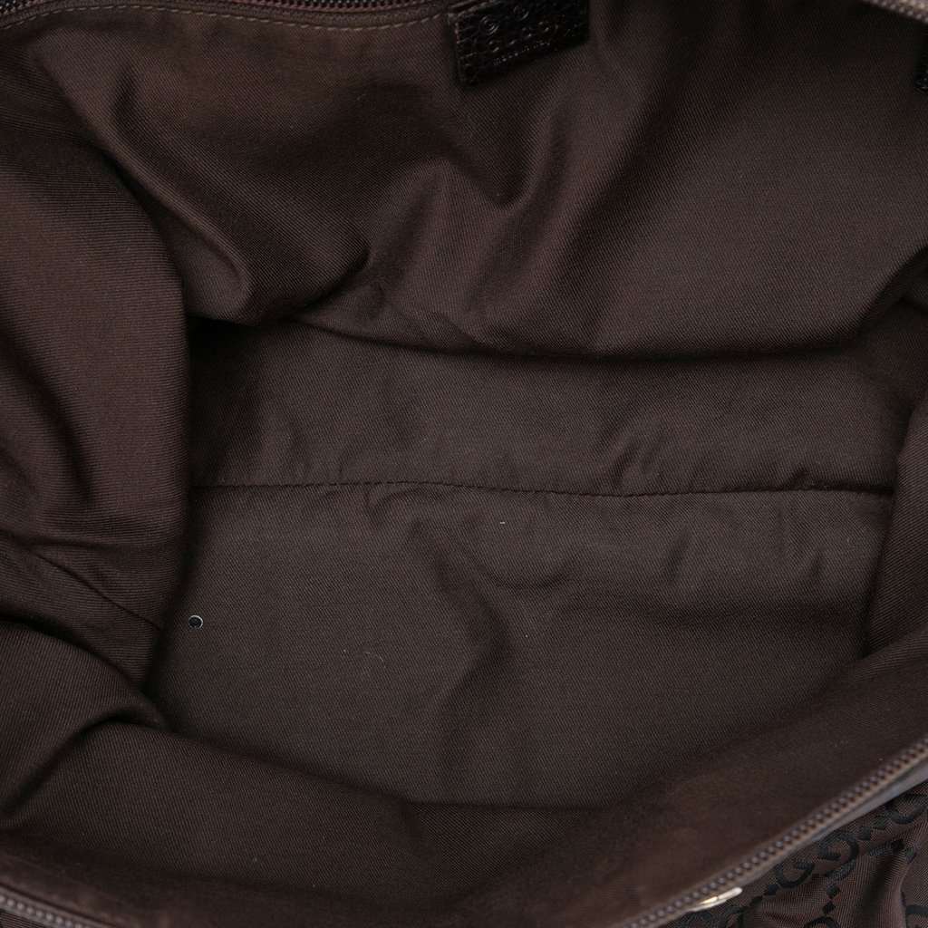 Gucci GG Nylon Crossbody Brown Very good condition - Model View