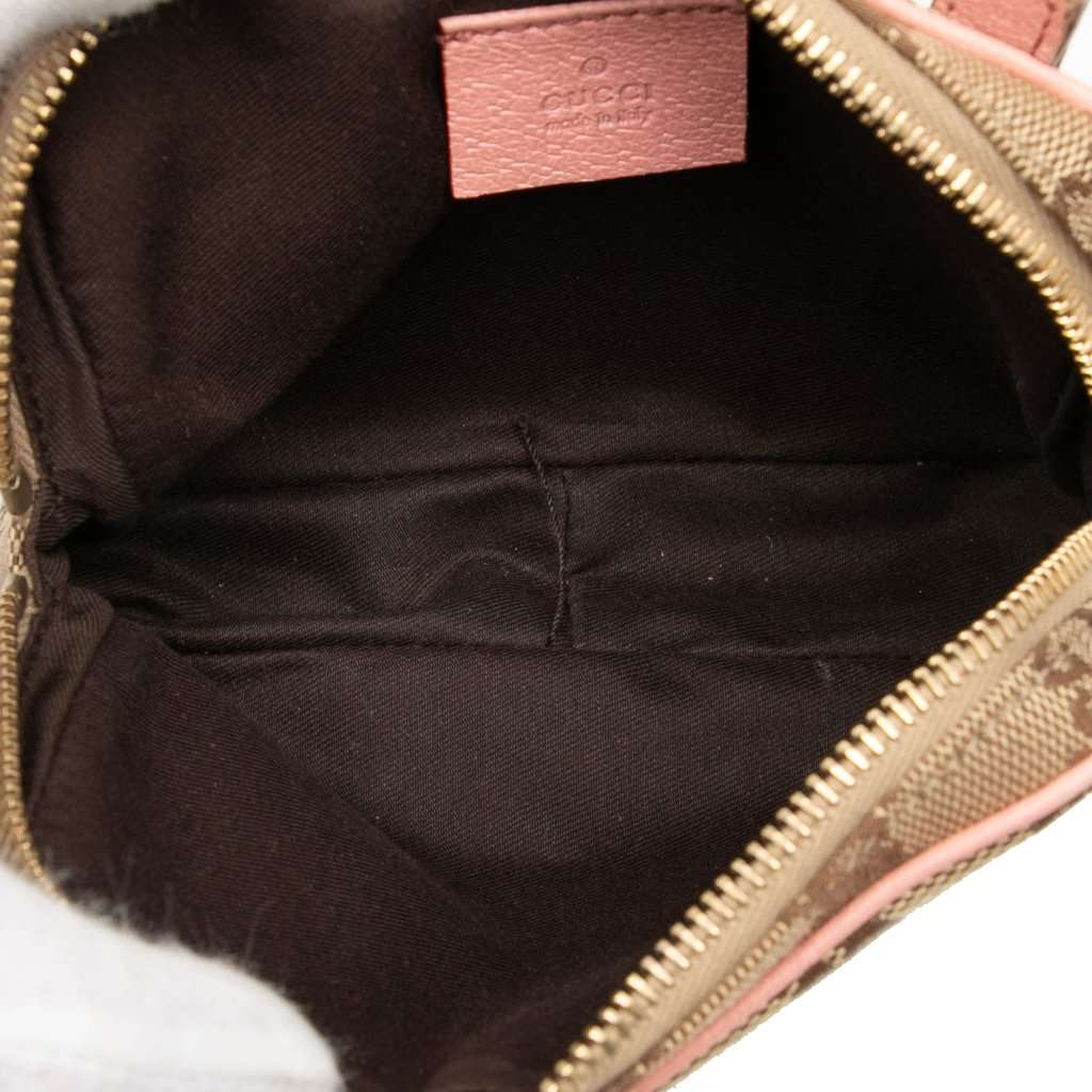Gucci GG Canvas Crossbody Beige Very good condition - Model View