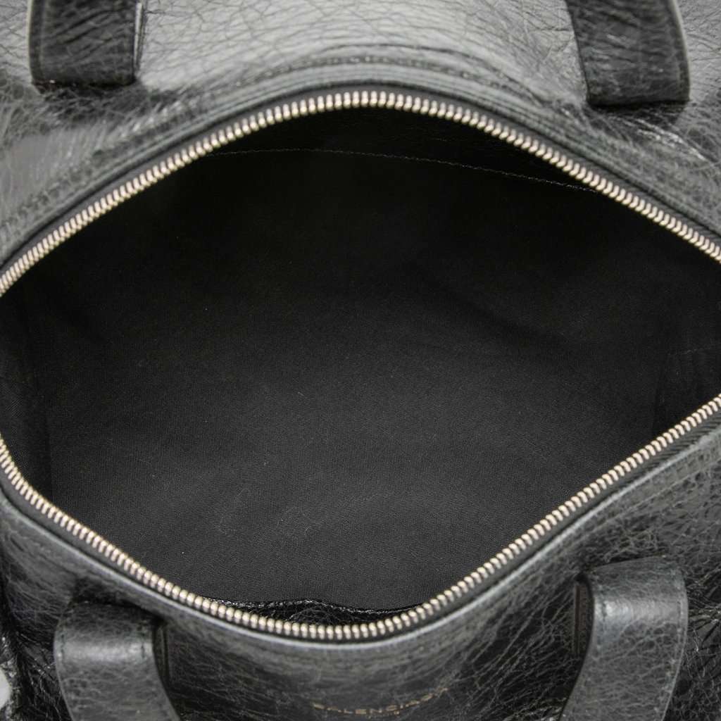 Balenciaga Lambskin Round Arena Air Hobo Black Leather Very good - Model View