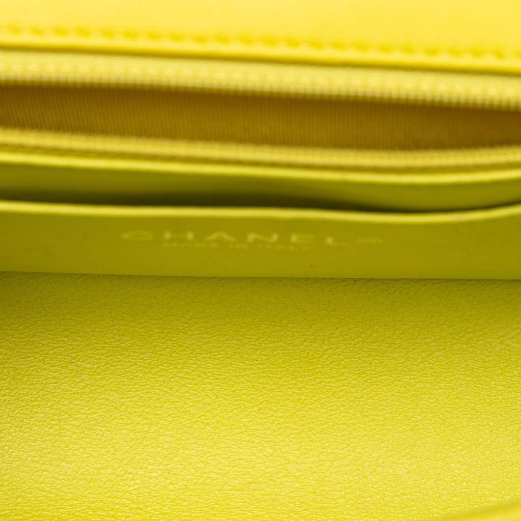 Chanel Mini Rectangular Classic Patent Single Flap Yellow Leather Very good condition - Model View