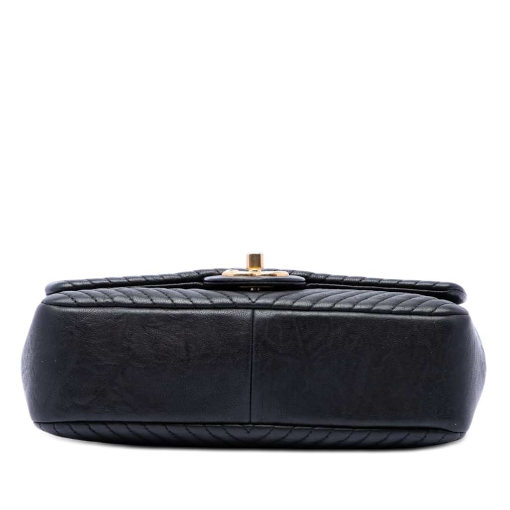Chanel Small Chevron Wrinkled Calfskin Medallion Charm Surpique Flap Black Leather Very good - Inside View