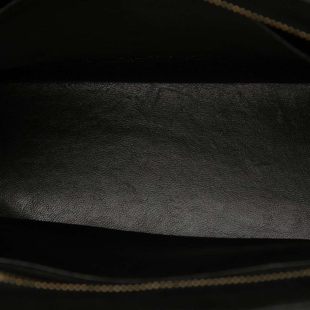 Chanel Caviar Medallion Tote Black Leather Very good condition - Model View