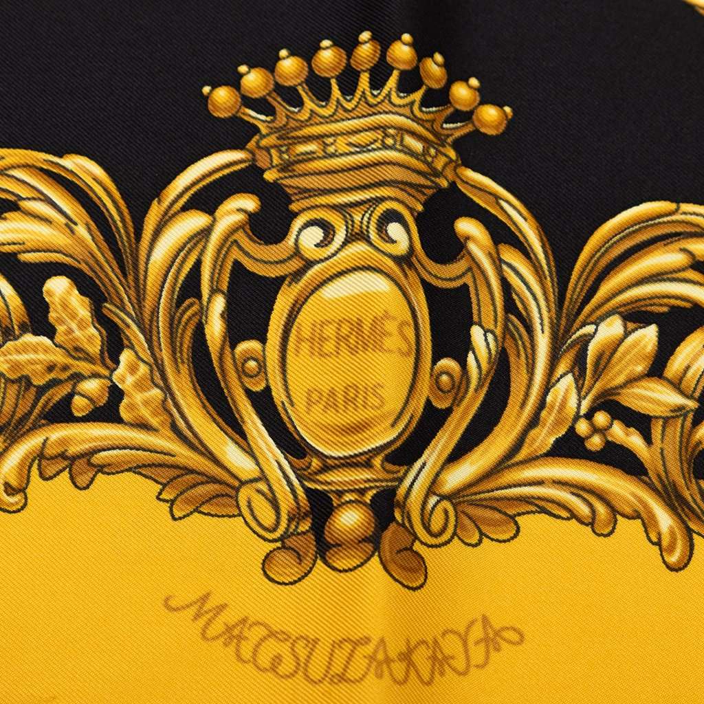 Hermès Carrosses d Or Silk Scarf Yellow Very good condition - Inside View