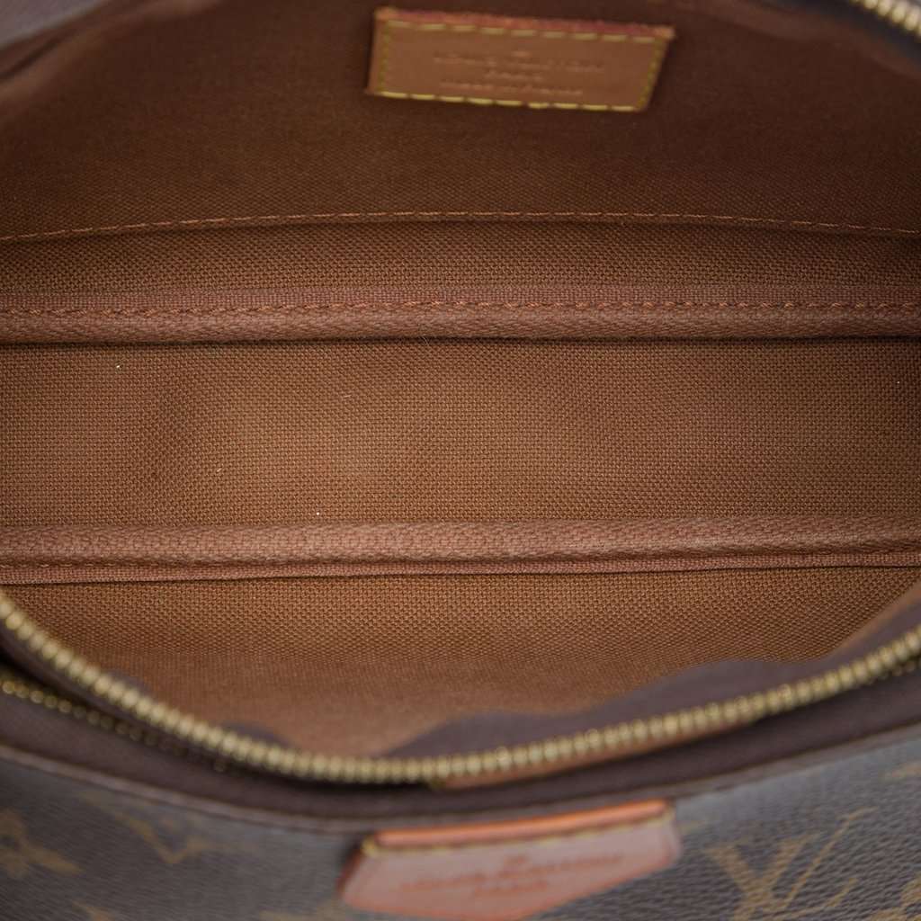 Louis Vuitton Monogram Multi Pochette Accessoires Brown Very good condition - Model View
