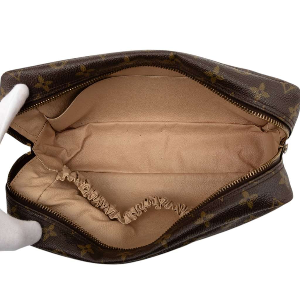 Louis Vuitton Monogram Trousse Toilette 28 Brown Very good - Model View