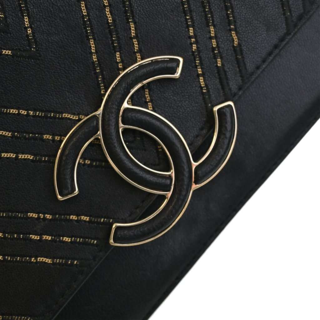Chanel Small Chevron Sheepskin Subtle Flap Black Leather Very good - Box View
