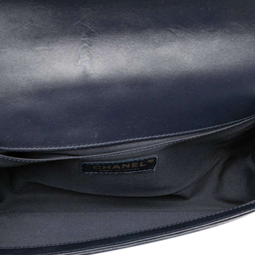Chanel Old Medium Quilted Lambskin Boy Flap Black Leather Very good condition - Model View