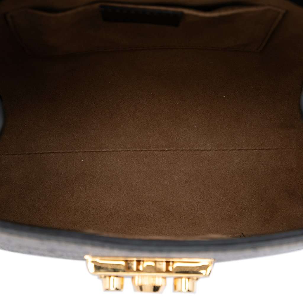 Gucci GG Supreme Padlock Backpack Beige Very good - Model View