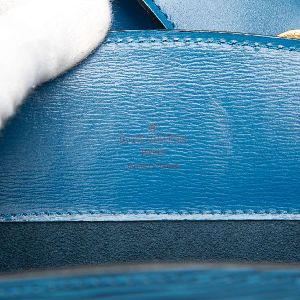 Louis Vuitton Epi Cluny Blue Leather Very good condition - Box View
