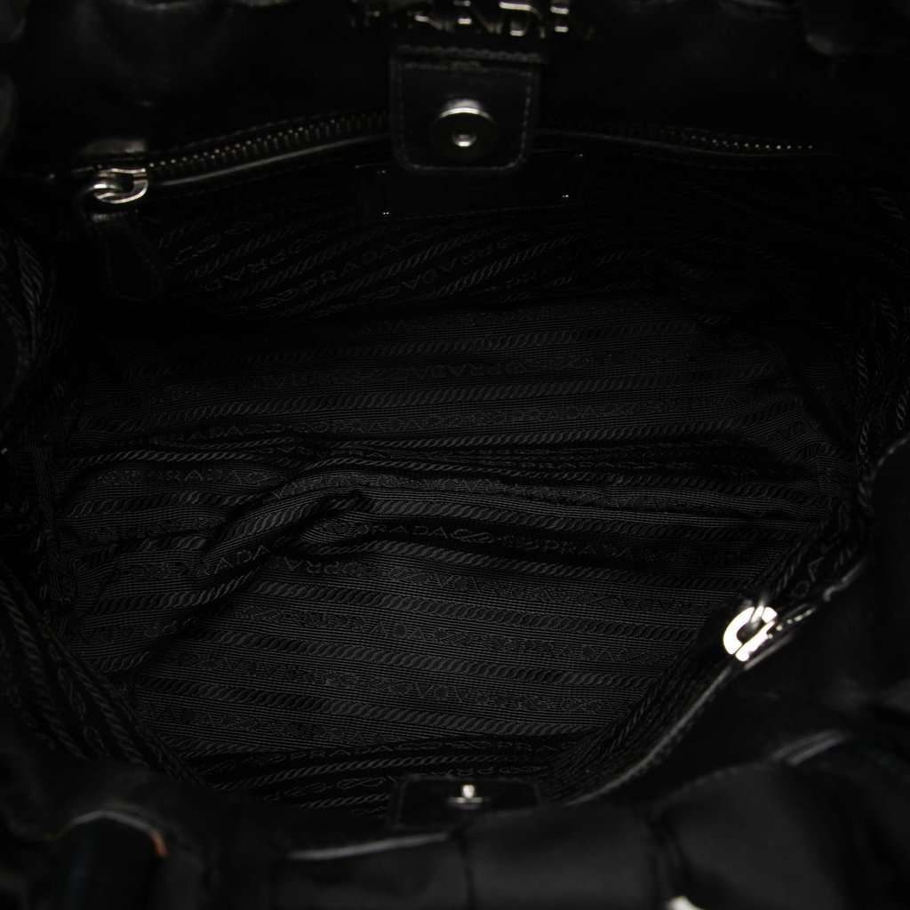 Prada Tessuto Ruffle Tote Black Very good condition - Model View