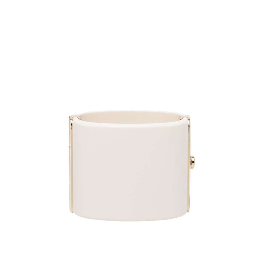 Chanel CC Resin Cuff Bracelet White Plastic Very good condition - Inside View