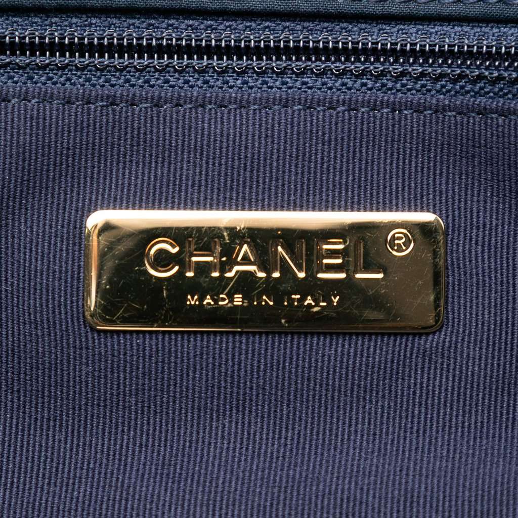 Chanel Medium Quilted Jersey 19 Flap Blue Very good condition - Box View