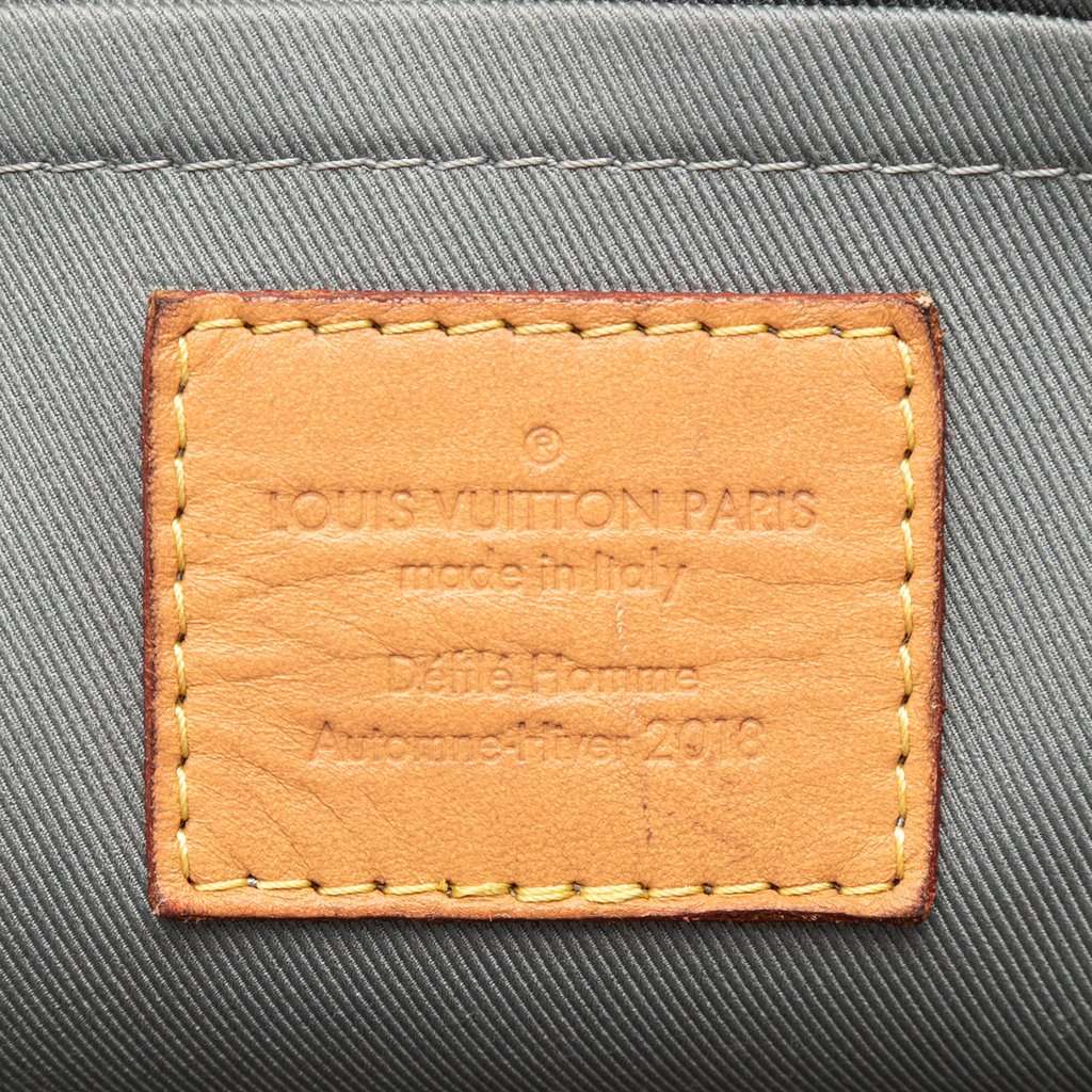 Louis Vuitton Monogram Titanium Pochette Cosmos Other Very good condition - Box View